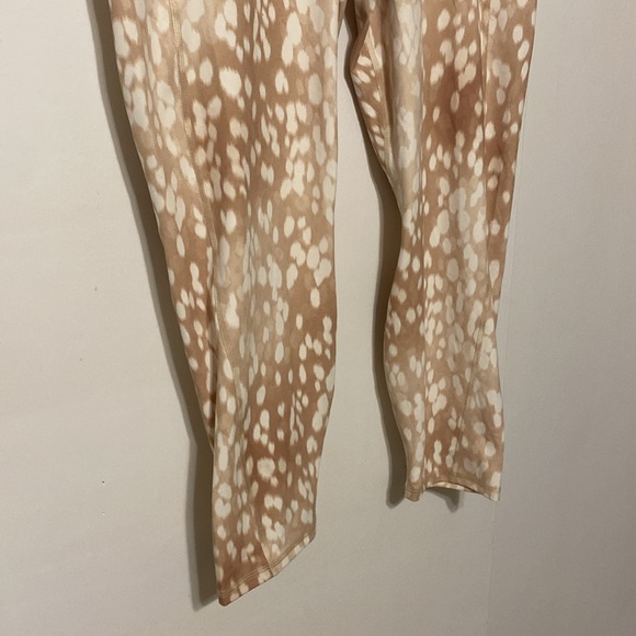 Fabletics Plus Size Oasis Pure Luxe 7/8 Leggings - Picture 3 of 12